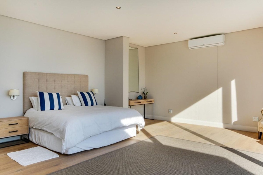 To Let 6 Bedroom Property for Rent in Llandudno Western Cape
